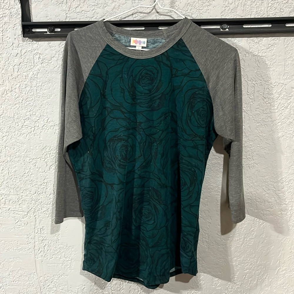 LuLaRoe three-quarter sleeve shirt, Randy size small